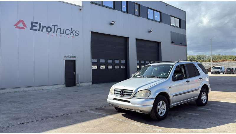 Mercedes-Benz M-Klasse ML 270 CDI - SUV: φωτογραφία 1 Mercedes-Benz M-Klasse ML 270 CDI - SUV: φωτογραφία 1