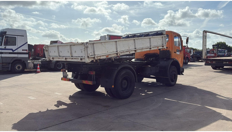 Mercedes-Benz SK 1628 (V8 / LAMES / GRAND PONT / POMPE MANUELLE) - Φορτηγό ανατρεπόμενο: φωτογραφία 5 Mercedes-Benz SK 1628 (V8 / LAMES / GRAND PONT / POMPE MANUELLE) - Φορτηγό ανατρεπόμενο: φωτογραφία 5