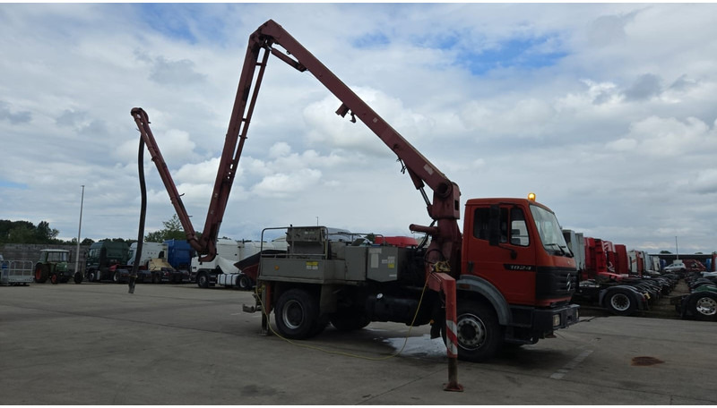 Mercedes-Benz SK 1824 (V6 / LAMES / GRAND PONT / PUTZMEISTER 24M/ JOYSTICK / RADIO) - Αντλία σκυροδέματος: φωτογραφία 2 Mercedes-Benz SK 1824 (V6 / LAMES / GRAND PONT / PUTZMEISTER 24M/ JOYSTICK / RADIO) - Αντλία σκυροδέματος: φωτογραφία 2