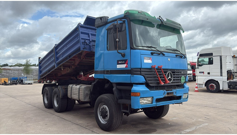 Mercedes-Benz actros 3340 (6X6 / BOITE MANUELLE /MANUAL GEARBOX / 3 PONTS / V6 / MP1) - Φορτηγό ανατρεπόμενο: φωτογραφία 3 Mercedes-Benz actros 3340 (6X6 / BOITE MANUELLE /MANUAL GEARBOX / 3 PONTS / V6 / MP1) - Φορτηγό ανατρεπόμενο: φωτογραφία 3