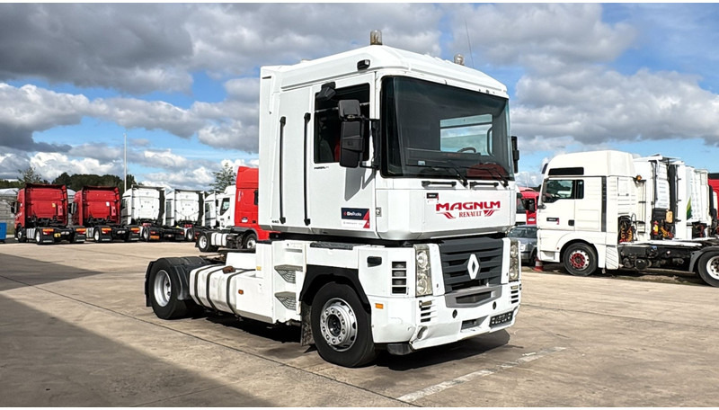Renault AE 440 Magnum E-tech - Τράκτορας: φωτογραφία 5 Renault AE 440 Magnum E-tech - Τράκτορας: φωτογραφία 5