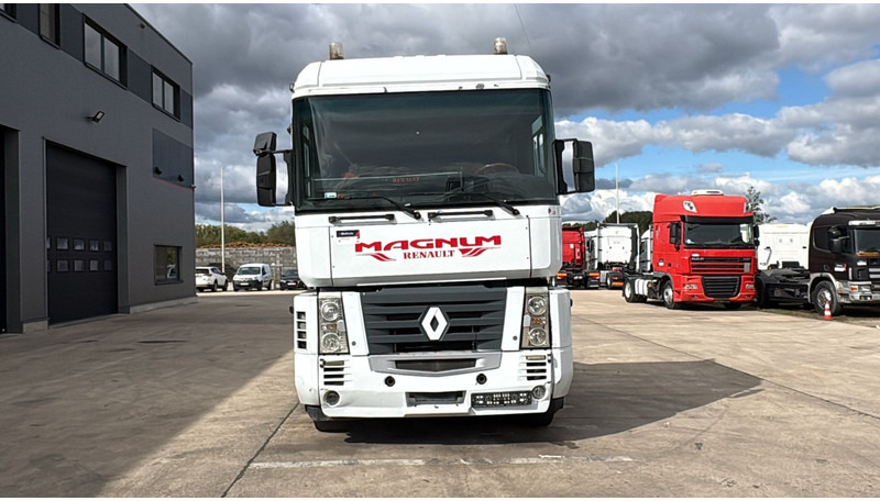 Renault AE 440 Magnum E-tech - Τράκτορας: φωτογραφία 2 Renault AE 440 Magnum E-tech - Τράκτορας: φωτογραφία 2