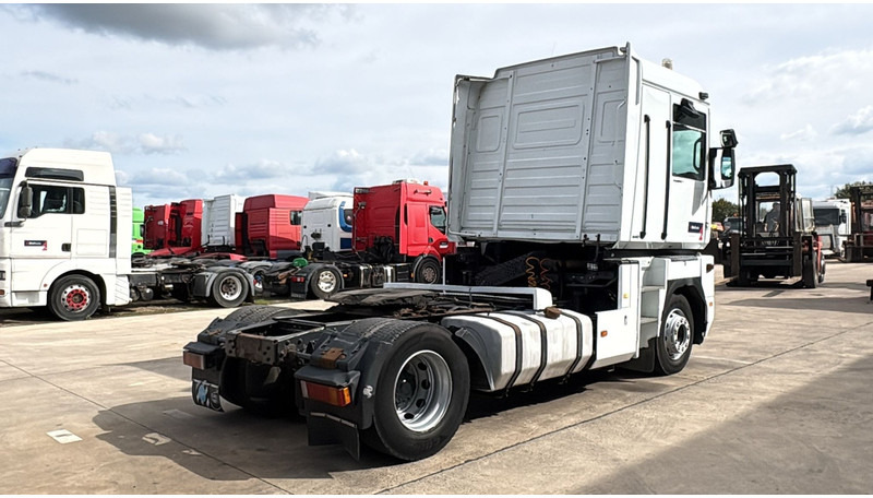 Renault AE 440 Magnum E-tech - Τράκτορας: φωτογραφία 4 Renault AE 440 Magnum E-tech - Τράκτορας: φωτογραφία 4