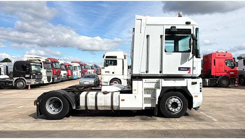 Renault AE 440 Magnum E-tech - Τράκτορας: φωτογραφία 3 Renault AE 440 Magnum E-tech - Τράκτορας: φωτογραφία 3