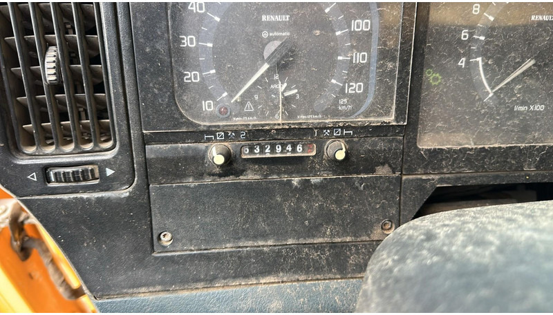 Leasing Renault Kerax 385 (POMPE MANUELLE / MANUAL PUMP / 6X4 / LAMES / GRAND PONT) Renault Kerax 385 (POMPE MANUELLE / MANUAL PUMP / 6X4 / LAMES / GRAND PONT): φωτογραφία 14