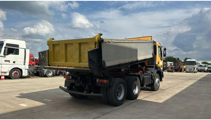 Renault Kerax 385 (POMPE MANUELLE / MANUAL PUMP / 6X4 / LAMES / GRAND PONT) - Φορτηγό ανατρεπόμενο: φωτογραφία 4 Renault Kerax 385 (POMPE MANUELLE / MANUAL PUMP / 6X4 / LAMES / GRAND PONT) - Φορτηγό ανατρεπόμενο: φωτογραφία 4