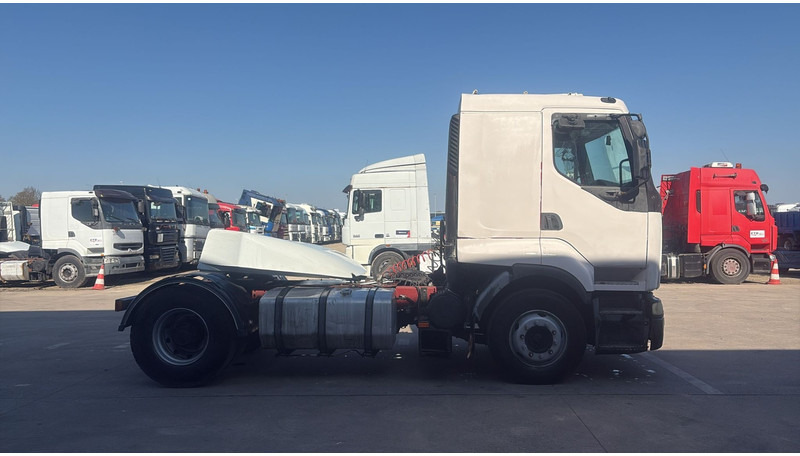 Renault Premium 385 (POMPE MANUELLE / MANUAL PUMP / BOITE MANUELLE / GRAND PONT) - Τράκτορας: φωτογραφία 4 Renault Premium 385 (POMPE MANUELLE / MANUAL PUMP / BOITE MANUELLE / GRAND PONT) - Τράκτορας: φωτογραφία 4