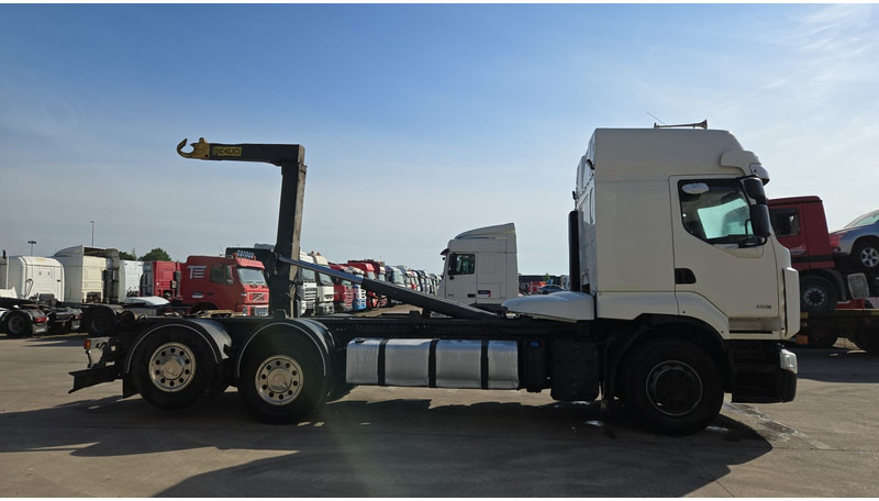 Renault Premium 450 DXI (BOITE MANUELLE / MANUAL GEARBOX / 6X2 / LAMES DEVANT) - Φορτηγό σασί: φωτογραφία 4 Renault Premium 450 DXI (BOITE MANUELLE / MANUAL GEARBOX / 6X2 / LAMES DEVANT) - Φορτηγό σασί: φωτογραφία 4
