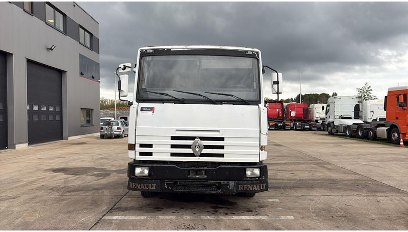 Renault R 385 Major (2 CULASSE / LAMES / GRAND PONT / STEEL SUSP. / MANUAL PUMP / POMPE MANUELLE) - Τράκτορας: φωτογραφία 4 Renault R 385 Major (2 CULASSE / LAMES / GRAND PONT / STEEL SUSP. / MANUAL PUMP / POMPE MANUELLE) - Τράκτορας: φωτογραφία 4