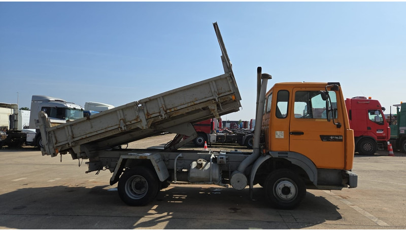 Renault S 150 (POMPE MANUELLE / LAMES / MANUAL PUMP) - Φορτηγό ανατρεπόμενο: φωτογραφία 4 Renault S 150 (POMPE MANUELLE / LAMES / MANUAL PUMP) - Φορτηγό ανατρεπόμενο: φωτογραφία 4