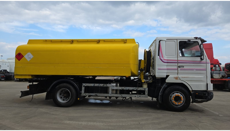 Scania 113-360 (13500L / POMPE MANUELLE / MANUAL PUMP / TOP CONDITION / WITH PUMP + COUNTER !!) - Φορτηγό βυτιοφόρο: φωτογραφία 4 Scania 113-360 (13500L / POMPE MANUELLE / MANUAL PUMP / TOP CONDITION / WITH PUMP + COUNTER !!) - Φορτηγό βυτιοφόρο: φωτογραφία 4