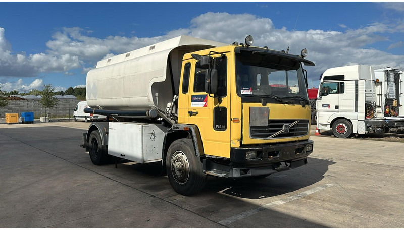 Volvo FL 6-18 (12400 LITERS / 3 COMPARTIMENTS / EURO 2 / STEEL SUSP. / LAMES) - Φορτηγό βυτιοφόρο: φωτογραφία 3 Volvo FL 6-18 (12400 LITERS / 3 COMPARTIMENTS / EURO 2 / STEEL SUSP. / LAMES) - Φορτηγό βυτιοφόρο: φωτογραφία 3