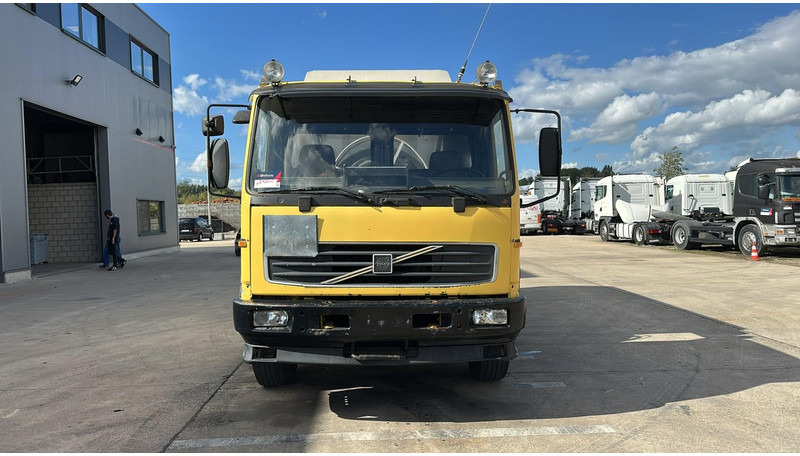 Volvo FL 6-18 (12400 LITERS / 3 COMPARTIMENTS / EURO 2 / STEEL SUSP. / LAMES) - Φορτηγό βυτιοφόρο: φωτογραφία 2 Volvo FL 6-18 (12400 LITERS / 3 COMPARTIMENTS / EURO 2 / STEEL SUSP. / LAMES) - Φορτηγό βυτιοφόρο: φωτογραφία 2