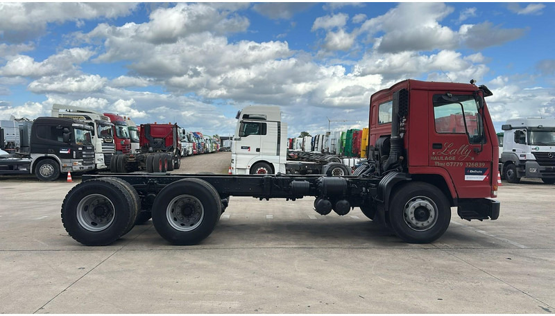 Volvo FL 7 - 260 (6X4 / LAMES / POMPE MANUELLE / MANUAL PUMP / STEEL SUSP.) - Φορτηγό σασί: φωτογραφία 3 Volvo FL 7 - 260 (6X4 / LAMES / POMPE MANUELLE / MANUAL PUMP / STEEL SUSP.) - Φορτηγό σασί: φωτογραφία 3