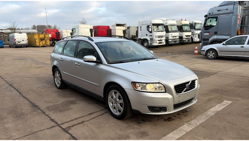Volvo V50 (BELGIAN CAR / AIRCO / AUTOMATIC GEARBOX / EURO 5) - Αυτοκίνητο: φωτογραφία 3 Volvo V50 (BELGIAN CAR / AIRCO / AUTOMATIC GEARBOX / EURO 5) - Αυτοκίνητο: φωτογραφία 3