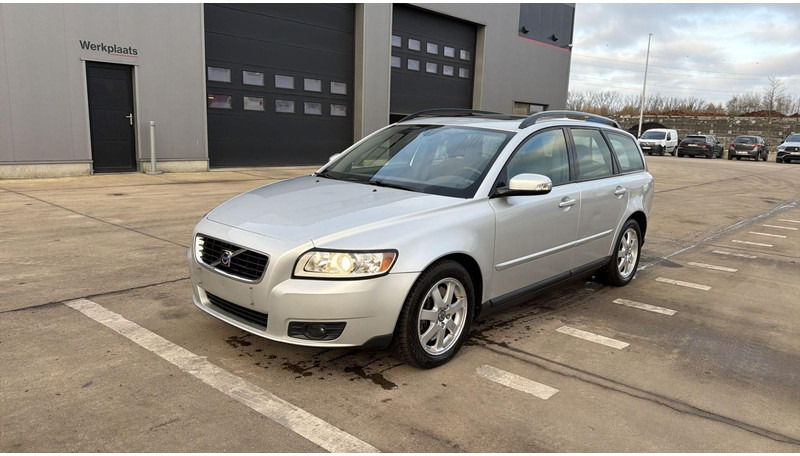 Volvo V50 (BELGIAN CAR / AIRCO / AUTOMATIC GEARBOX / EURO 5) - Αυτοκίνητο: φωτογραφία 1 Volvo V50 (BELGIAN CAR / AIRCO / AUTOMATIC GEARBOX / EURO 5) - Αυτοκίνητο: φωτογραφία 1
