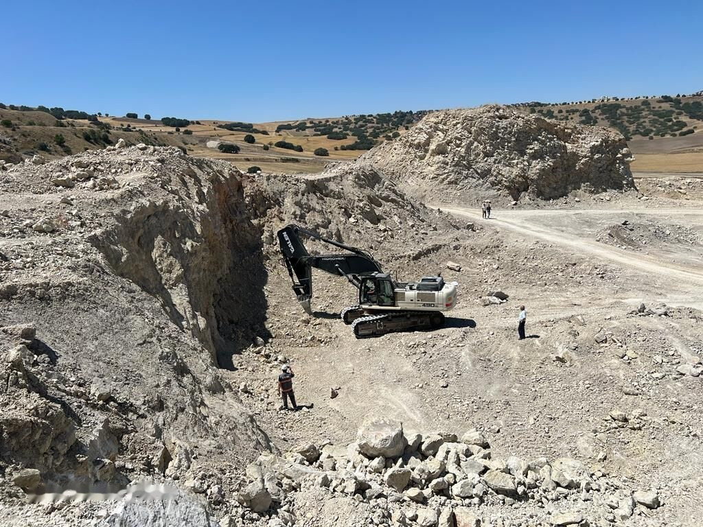 Galen Eagle Beak Boom-Arm - Νύχι: φωτογραφία 1 Galen Eagle Beak Boom-Arm - Νύχι: φωτογραφία 1