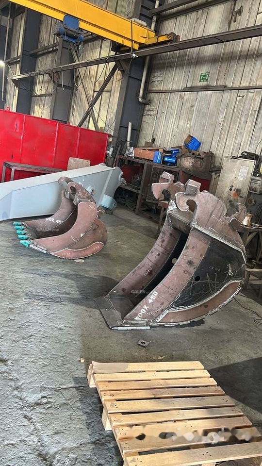 Hitachi ZX135 - Kάδος διαλογής: φωτογραφία 1 Hitachi ZX135 - Kάδος διαλογής: φωτογραφία 1