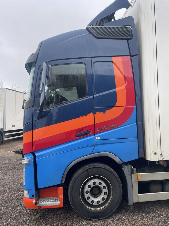 Volvo FH550 - Φορτηγό κόφα: φωτογραφία 3 Volvo FH550 - Φορτηγό κόφα: φωτογραφία 3