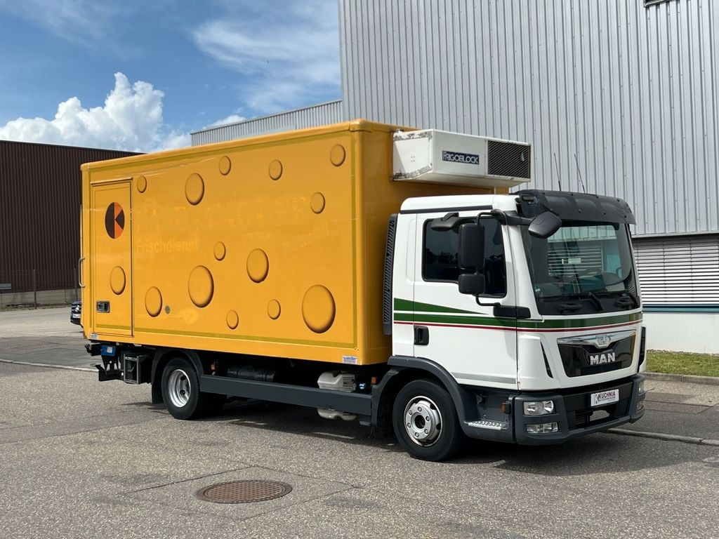 MAN TGL 8.220 Kühlkoffer 5,26m LBW Klima Luftgef. MAN TGL 8.220 Kühlkoffer 5,26m LBW Klima Luftgef. - Επαγγελματικό αυτοκίνητο ψυγείο: φωτογραφία 1 MAN TGL 8.220 Kühlkoffer 5,26m LBW Klima Luftgef. MAN TGL 8.220 Kühlkoffer 5,26m LBW Klima Luftgef. - Επαγγελματικό αυτοκίνητο ψυγείο: φωτογραφία 1