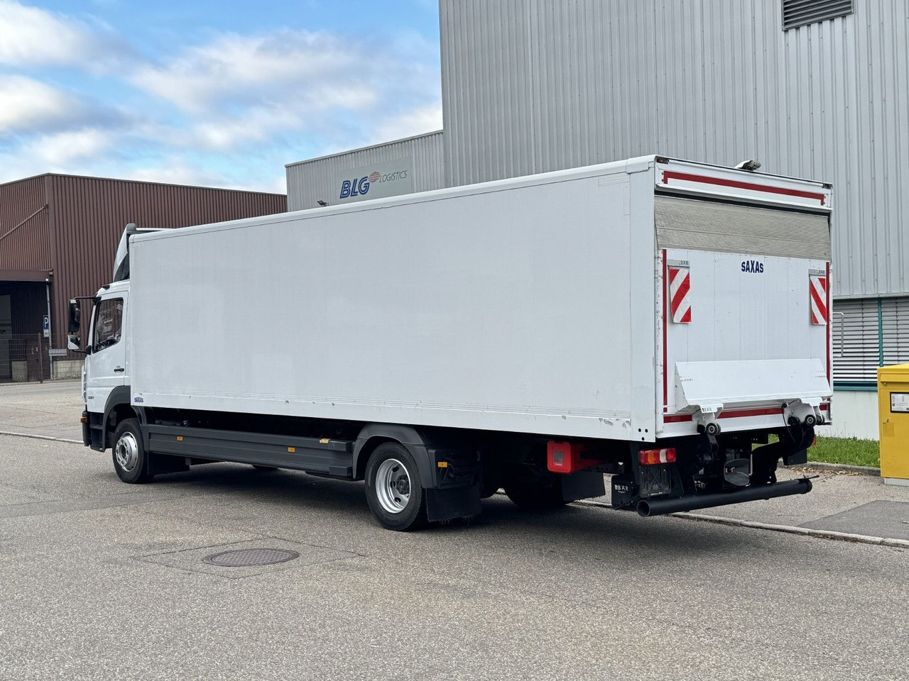 Mercedes-Benz Atego 1227L Koffer 8m LBW Klima Diff. Sperre - Φορτηγό κόφα: φωτογραφία 5 Mercedes-Benz Atego 1227L Koffer 8m LBW Klima Diff. Sperre - Φορτηγό κόφα: φωτογραφία 5