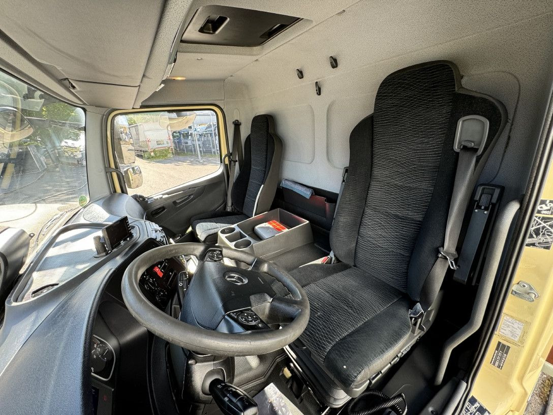 Φορτηγό ψυγείο Mercedes-Benz Atego 1323L 4-Fleisch-Rohrbahnen TK T600R ATM: φωτογραφία 15 Φορτηγό ψυγείο Mercedes-Benz Atego 1323L 4-Fleisch-Rohrbahnen TK T600R ATM: φωτογραφία 15