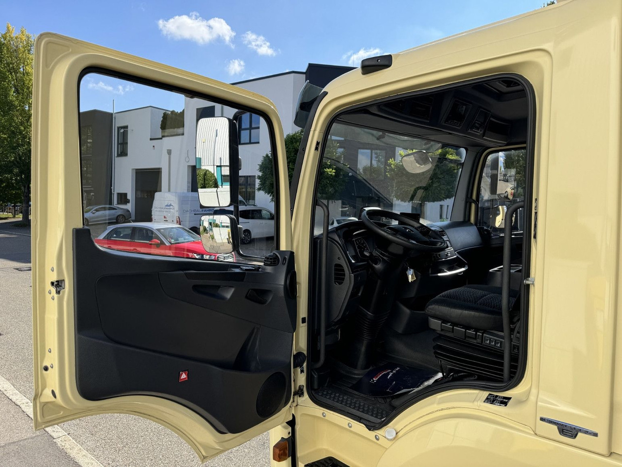 Φορτηγό ψυγείο Mercedes-Benz Atego 1323L 4-Fleisch-Rohrbahnen TK T600R ATM: φωτογραφία 13 Φορτηγό ψυγείο Mercedes-Benz Atego 1323L 4-Fleisch-Rohrbahnen TK T600R ATM: φωτογραφία 13