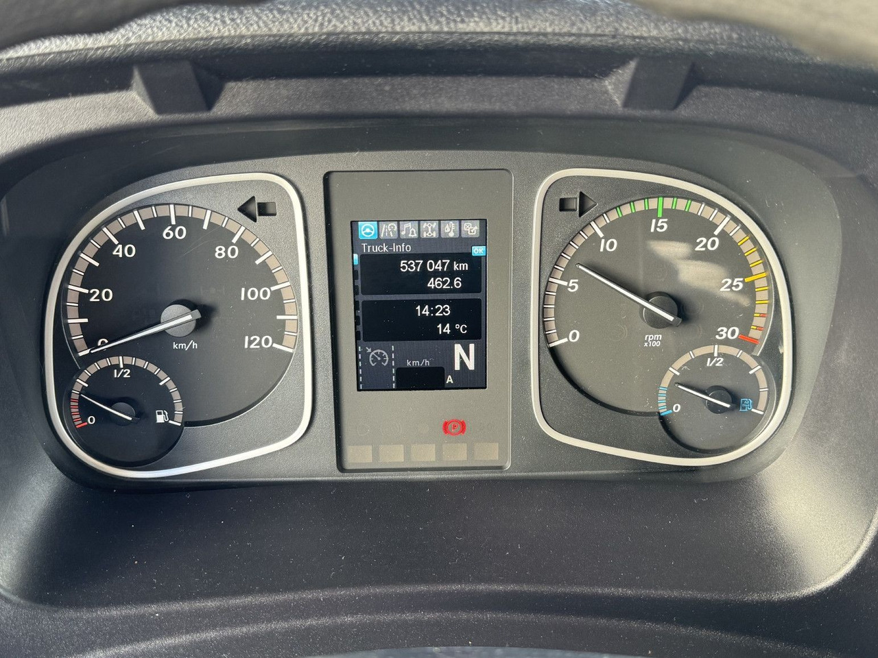 Φορτηγό ψυγείο Mercedes-Benz Atego 1323L 4-Fleisch-Rohrbahnen TK T600R ATM: φωτογραφία 17 Φορτηγό ψυγείο Mercedes-Benz Atego 1323L 4-Fleisch-Rohrbahnen TK T600R ATM: φωτογραφία 17