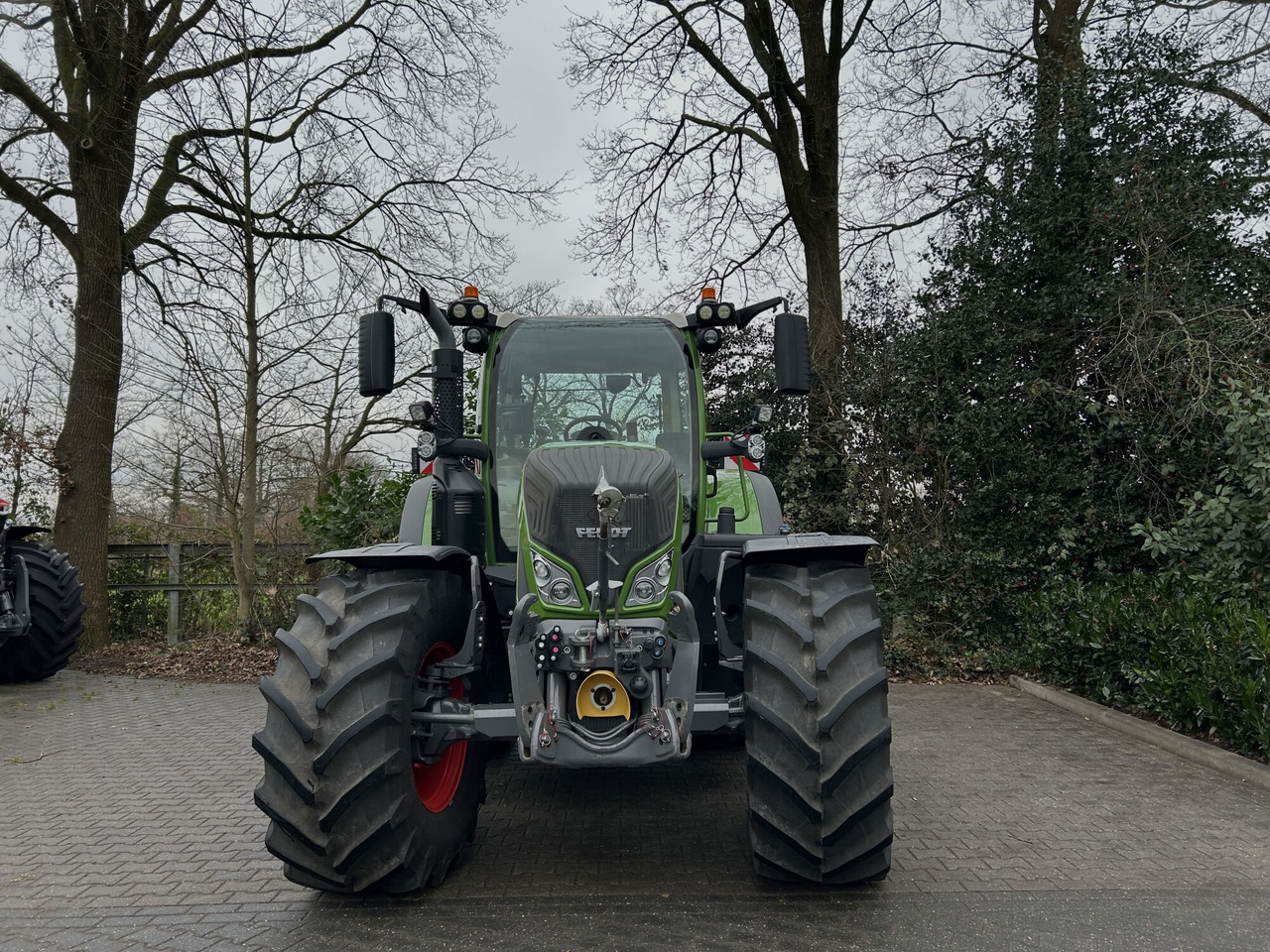 Fendt 724 Vario Gen6 ProfiPlus setting 2 - Τρακτέρ: φωτογραφία 3 Fendt 724 Vario Gen6 ProfiPlus setting 2 - Τρακτέρ: φωτογραφία 3