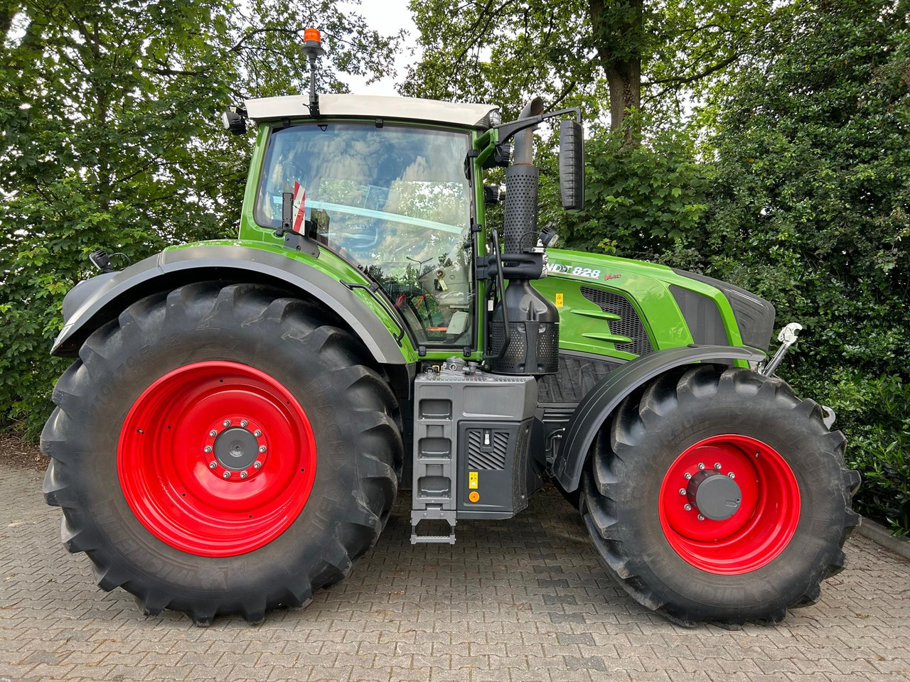 Fendt 828 Vario S4 ProfiPlus - Τρακτέρ: φωτογραφία 4 Fendt 828 Vario S4 ProfiPlus - Τρακτέρ: φωτογραφία 4