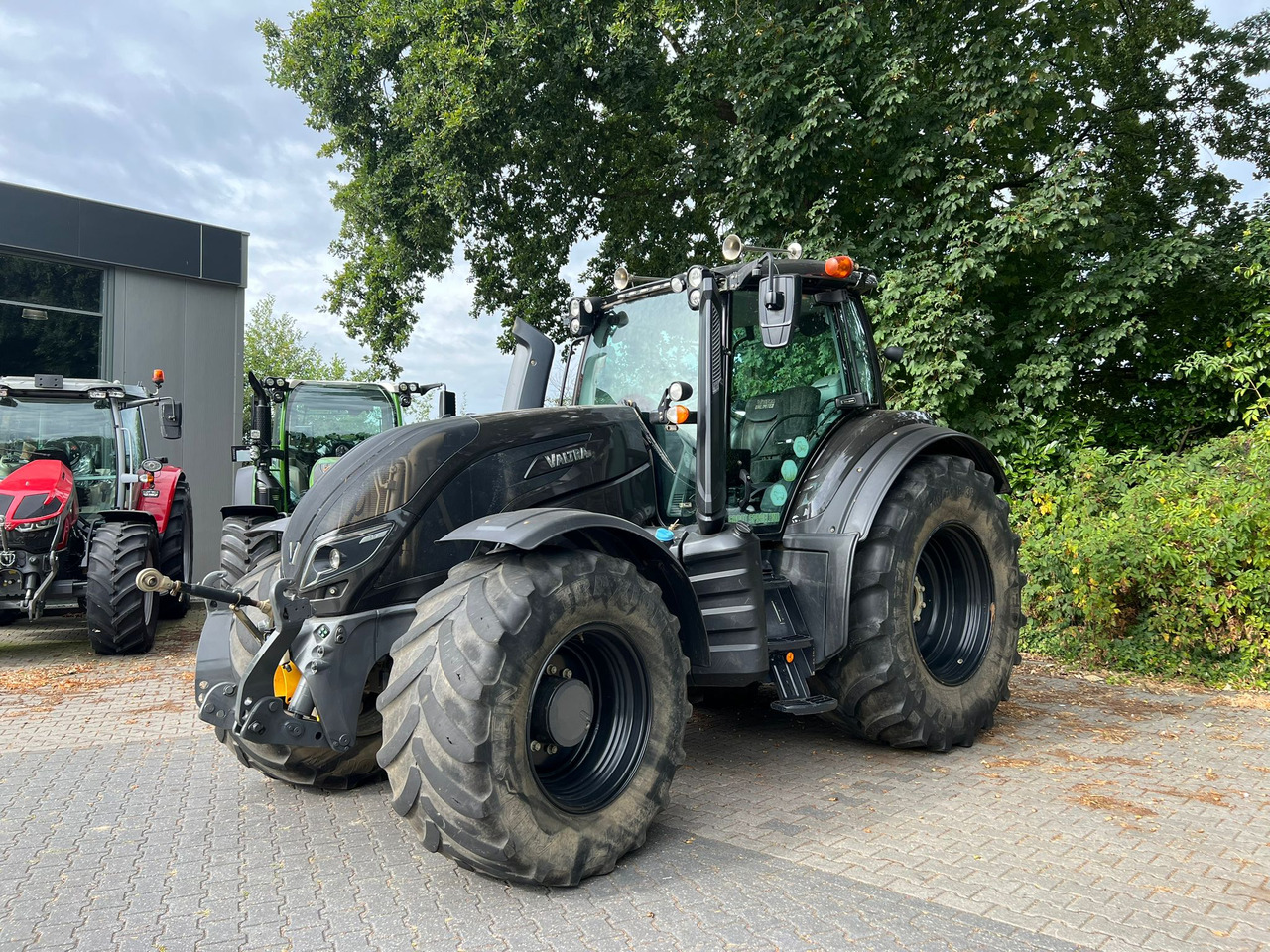 VALTRA T174 Versu - Τρακτέρ: φωτογραφία 1 VALTRA T174 Versu - Τρακτέρ: φωτογραφία 1