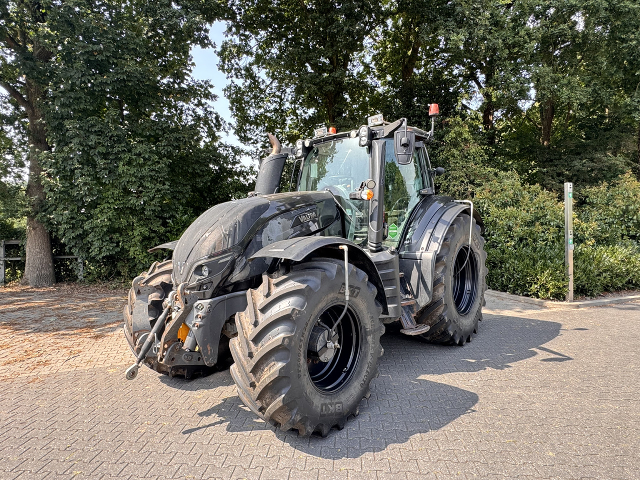 VALTRA T214 Direct - Τρακτέρ: φωτογραφία 1 VALTRA T214 Direct - Τρακτέρ: φωτογραφία 1