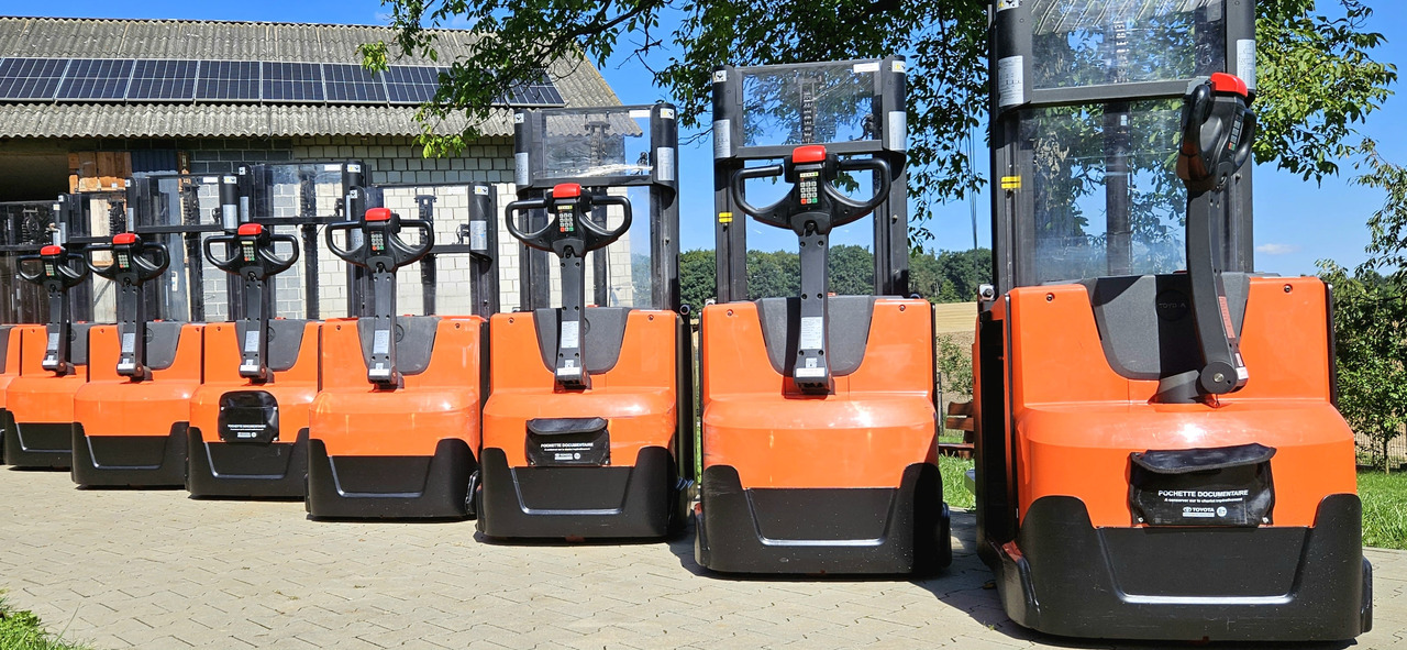 Toyota SWE 200D - Μηχάνημα στοίβαξης: φωτογραφία 4 Toyota SWE 200D - Μηχάνημα στοίβαξης: φωτογραφία 4