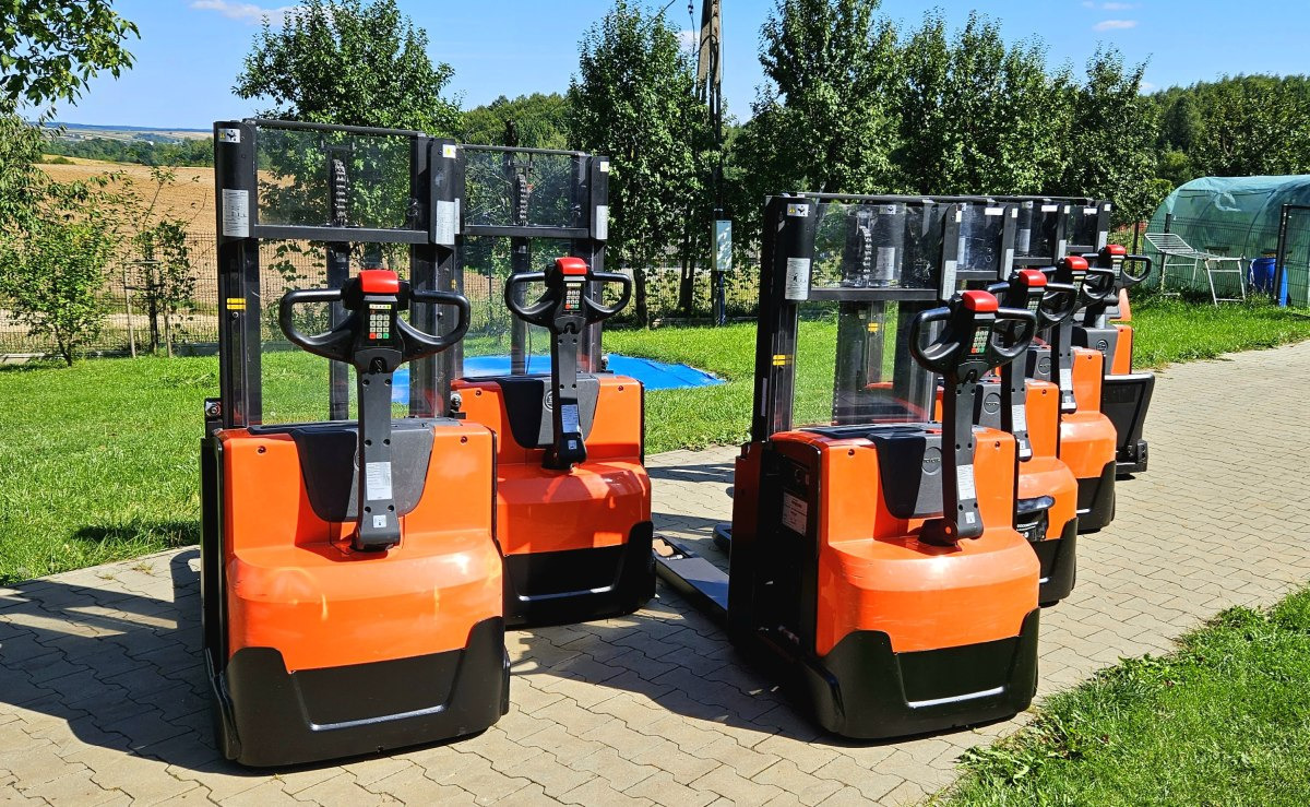 Toyota SWE 200D - Μηχάνημα στοίβαξης: φωτογραφία 2 Toyota SWE 200D - Μηχάνημα στοίβαξης: φωτογραφία 2