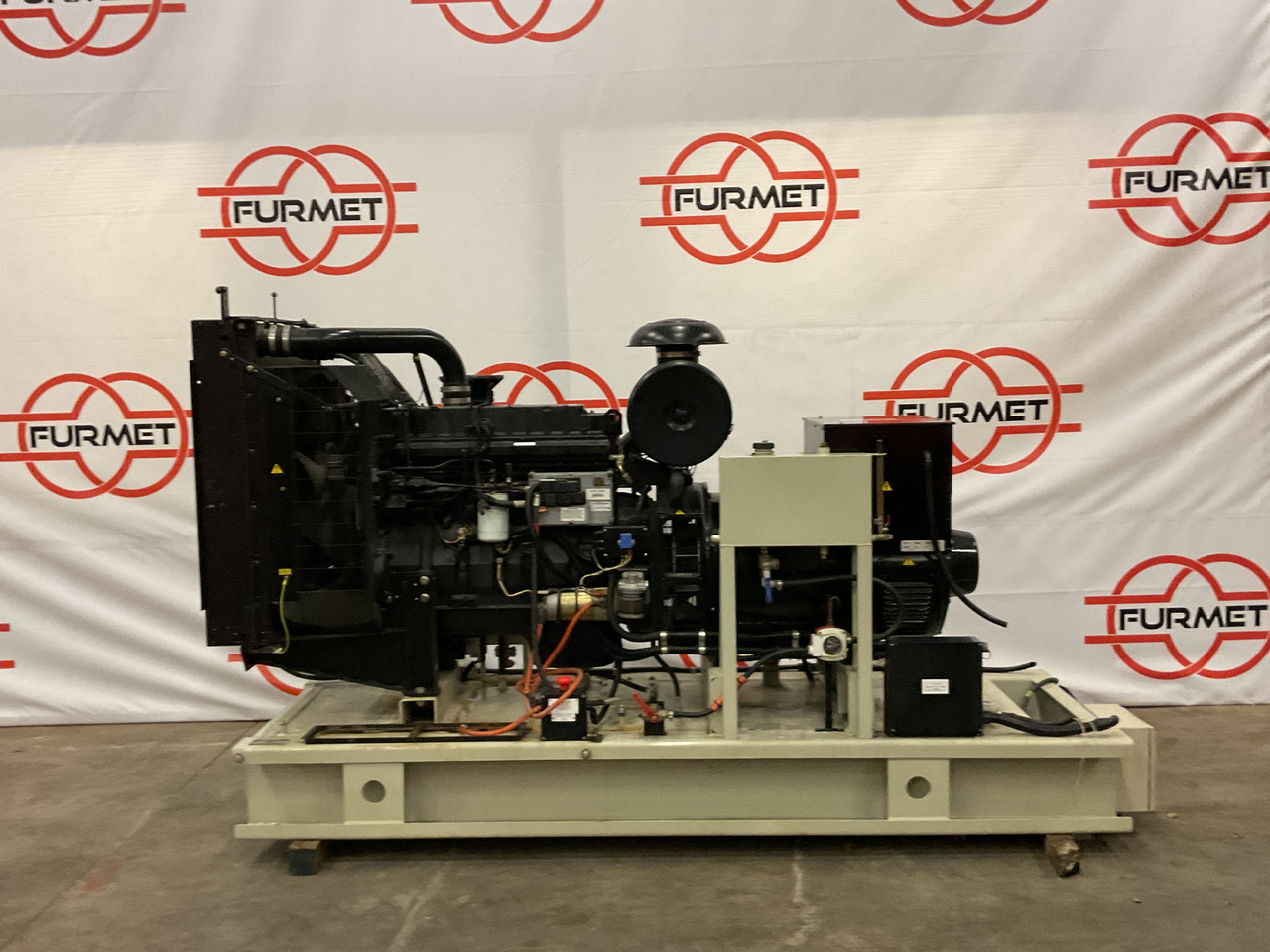 Perkins 250KVA, low standby hours and very complete. - Βιομηχανική γεννήτρια: φωτογραφία 1 Perkins 250KVA, low standby hours and very complete. - Βιομηχανική γεννήτρια: φωτογραφία 1