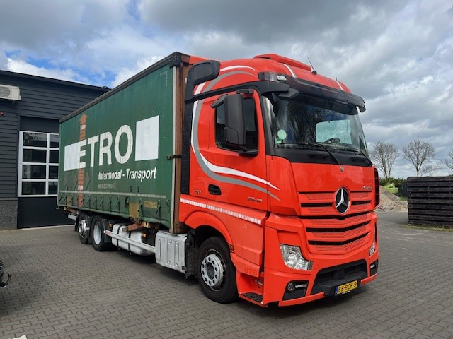 Mercedes Benz Actros 2642 6x2 Mega BDF met zeilbak - Φορτηγό μουσαμάς: φωτογραφία 2 Mercedes Benz Actros 2642 6x2 Mega BDF met zeilbak - Φορτηγό μουσαμάς: φωτογραφία 2