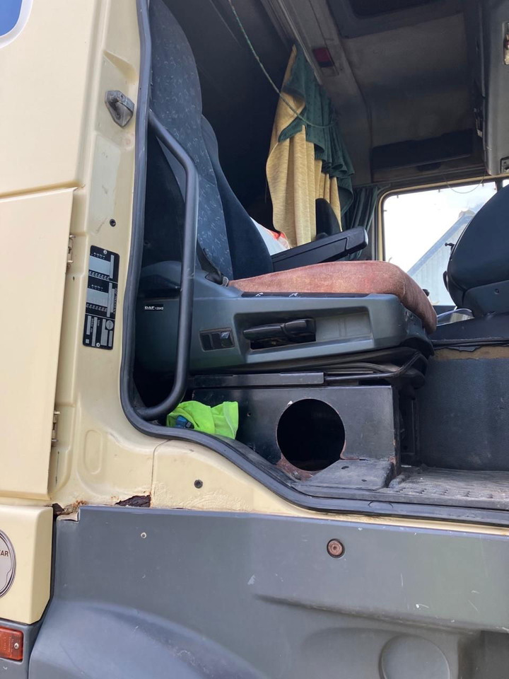 DAF XF 95 430 Platform - Φορτηγό με ανοιχτή καρότσα: φωτογραφία 5 DAF XF 95 430 Platform - Φορτηγό με ανοιχτή καρότσα: φωτογραφία 5
