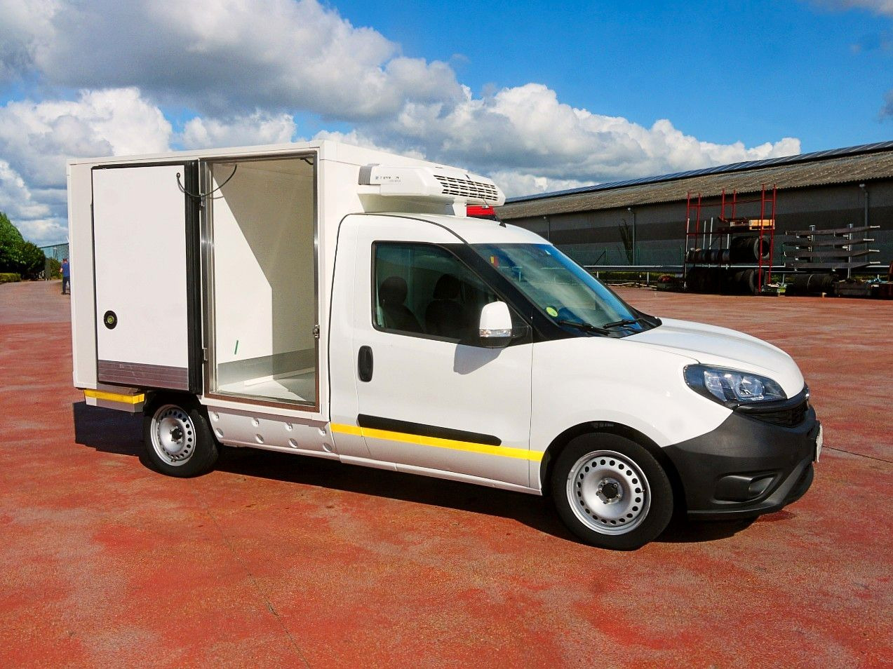 Fiat DOBLO 1.6 KUHLKOFFER THERMOKING MT A/C - Επαγγελματικό αυτοκίνητο ψυγείο: φωτογραφία 3 Fiat DOBLO 1.6 KUHLKOFFER THERMOKING MT A/C - Επαγγελματικό αυτοκίνητο ψυγείο: φωτογραφία 3