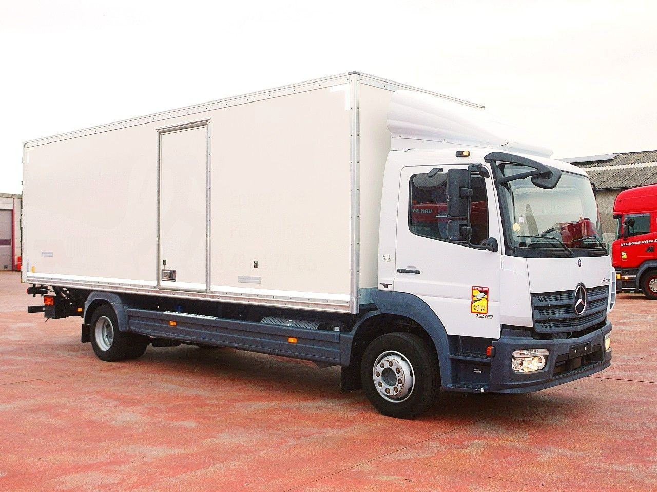 Mercedes-Benz 1218 ATEGO MEUBEL KOFFER A/C 124 Tkm - Επαγγελματικό αυτοκίνητο κόφα: φωτογραφία 2 Mercedes-Benz 1218 ATEGO MEUBEL KOFFER A/C 124 Tkm - Επαγγελματικό αυτοκίνητο κόφα: φωτογραφία 2