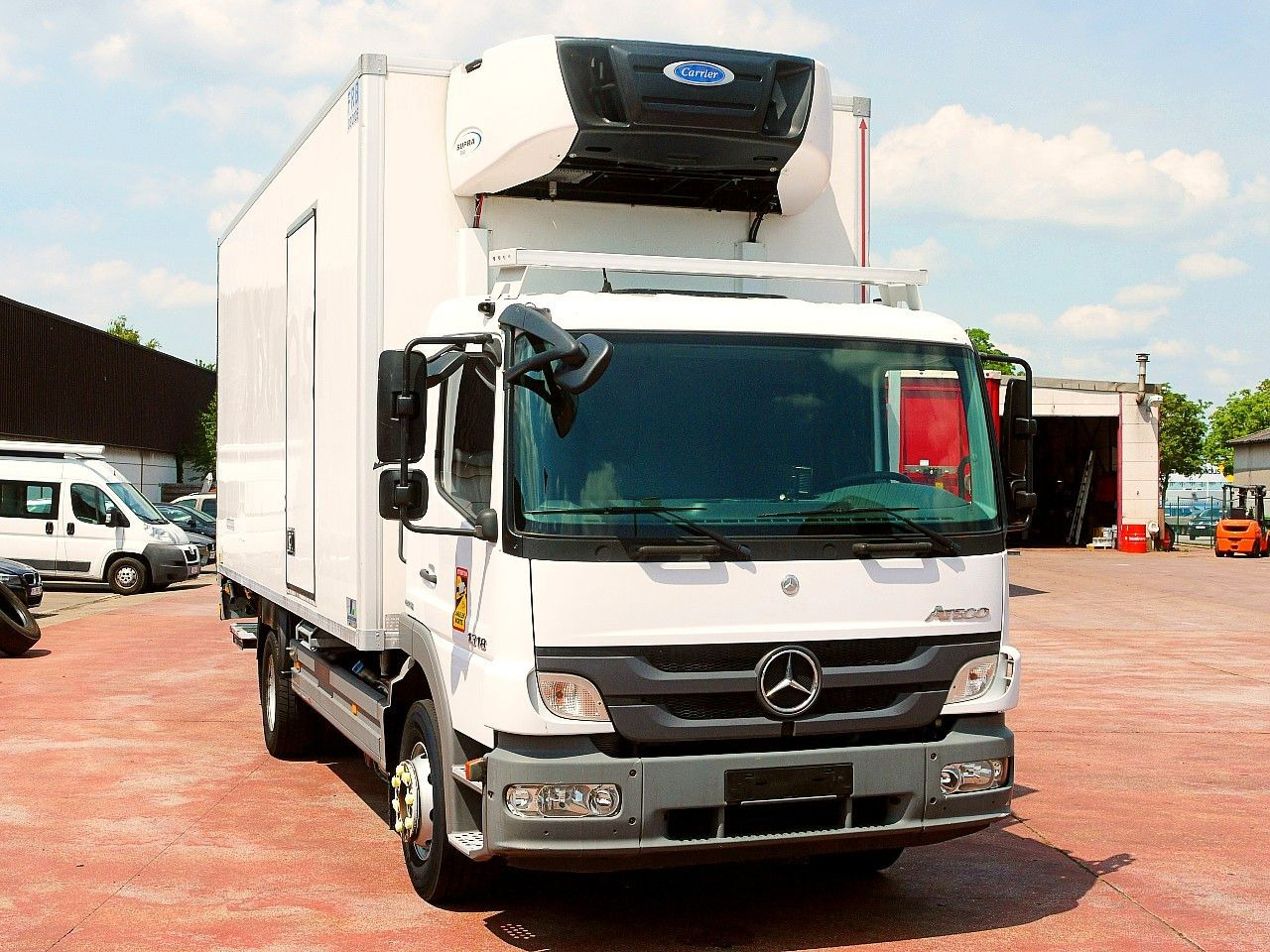 Mercedes-Benz 1318 ATEGO FLEISH KUHLKOFFER CARRIER SUPRA 750 - Φορτηγό ψυγείο: φωτογραφία 1 Mercedes-Benz 1318 ATEGO FLEISH KUHLKOFFER CARRIER SUPRA 750 - Φορτηγό ψυγείο: φωτογραφία 1