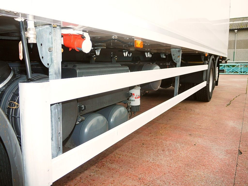 Φορτηγό ψυγείο Renault 26.320 D KUHLKOFFER THERMOKING MT T1200 6X2 A/C: φωτογραφία 15