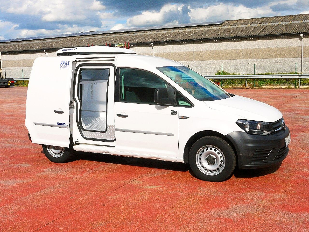 Volkswagen CADDY 2.0 KONVEKTA -2c A/C €6 - Επαγγελματικό αυτοκίνητο ψυγείο: φωτογραφία 3 Volkswagen CADDY 2.0 KONVEKTA -2c A/C €6 - Επαγγελματικό αυτοκίνητο ψυγείο: φωτογραφία 3
