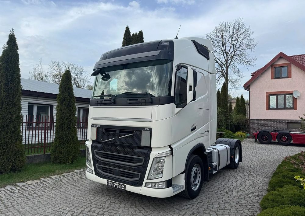 Volvo FH GLOBETROTTER - Τράκτορας: φωτογραφία 1 Volvo FH GLOBETROTTER - Τράκτορας: φωτογραφία 1