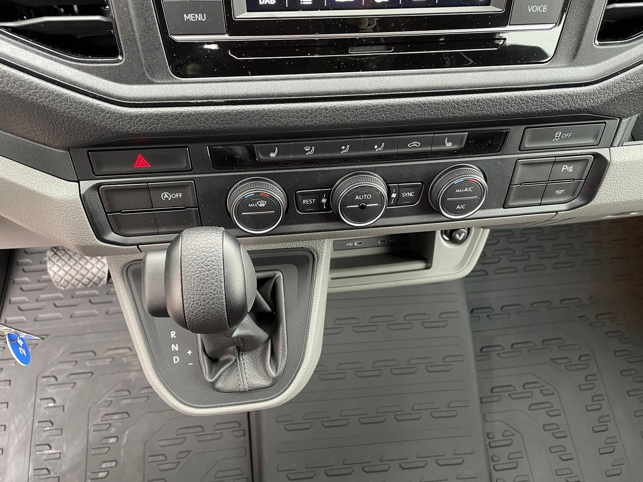 Βαν MAN TGE 4.160 L3H3 Kasten NAVI TEMP SITZH FEUERROT: φωτογραφία 25