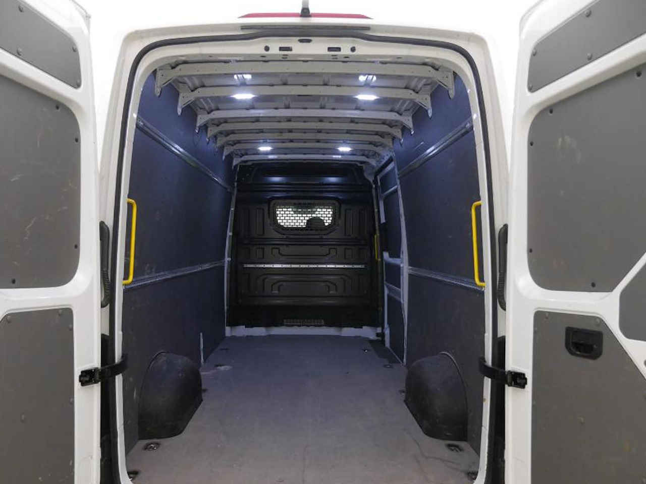 Volkswagen Crafter Kasten 35 L4H3 KAMERA KLIMA SITZHZ DAB - Βαν: φωτογραφία 5 Volkswagen Crafter Kasten 35 L4H3 KAMERA KLIMA SITZHZ DAB - Βαν: φωτογραφία 5