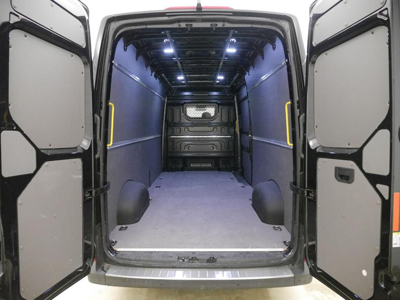 Volkswagen Crafter Kasten 35 L4H3 NAVI DAB PDC KAMERA - Βαν: φωτογραφία 4 Volkswagen Crafter Kasten 35 L4H3 NAVI DAB PDC KAMERA - Βαν: φωτογραφία 4