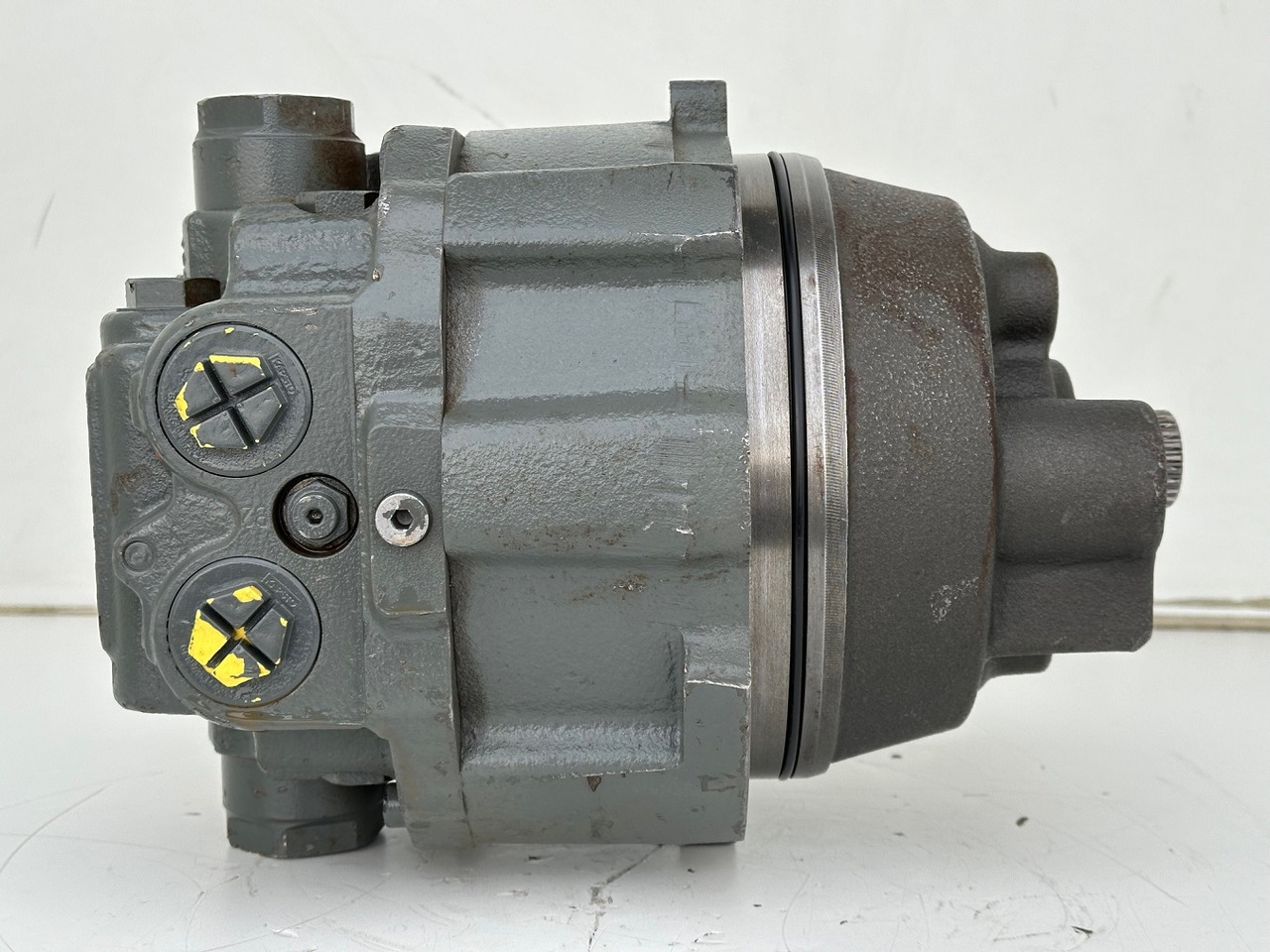 Liebherr Hydraulikeinbaumotor LH46VE 085. ID-Nr.12421312 - ID-Nr.12881023. LO1926, LOS926 K-LC, R922, R924, R926, R926 K-LC, R930 T. #20.38.0978# - Υδραυλικός κινητήρας για Κατασκευή μηχανήματα: φωτογραφία 4 Liebherr Hydraulikeinbaumotor LH46VE 085. ID-Nr.12421312 - ID-Nr.12881023. LO1926, LOS926 K-LC, R922, R924, R926, R926 K-LC, R930 T. #20.38.0978# - Υδραυλικός κινητήρας για Κατασκευή μηχανήματα: φωτογραφία 4