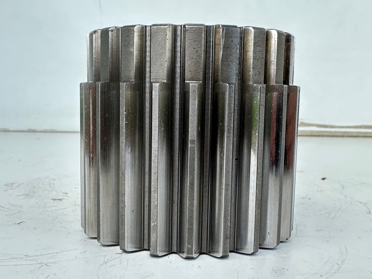 Liebherr Sonnenrad ID-Nr.9442837. FAT350 - FAT350P022 - FAT350P032 - FAT350P059 - FAT350P062 - FAT350P068 - FAT350P079. LH22, LOS103, ER912, LOS914, LOS924 COMP, R313, R317, R900, R902, R904, R912, - Μοτέρ πορείας για Ερπυστριοφόρος εκσκαφέας: φωτογραφία 2 Liebherr Sonnenrad ID-Nr.9442837. FAT350 - FAT350P022 - FAT350P032 - FAT350P059 - FAT350P062 - FAT350P068 - FAT350P079. LH22, LOS103, ER912, LOS914, LOS924 COMP, R313, R317, R900, R902, R904, R912, - Μοτέρ πορείας για Ερπυστριοφόρος εκσκαφέας: φωτογραφία 2