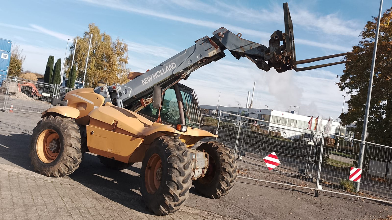 New Holland LM410 Turbo - Τηλεσκοπικός μπροστινός φορτωτής: φωτογραφία 5 New Holland LM410 Turbo - Τηλεσκοπικός μπροστινός φορτωτής: φωτογραφία 5