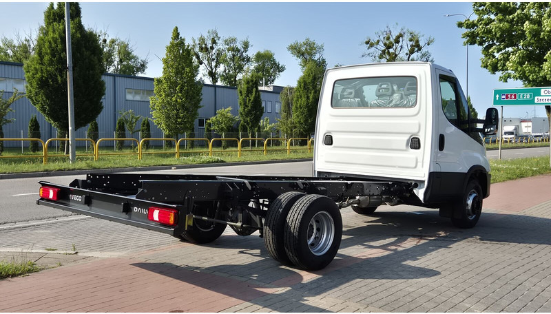 Iveco Daily 70C18 - nowe! - Φορτηγό σασί: φωτογραφία 1 Iveco Daily 70C18 - nowe! - Φορτηγό σασί: φωτογραφία 1